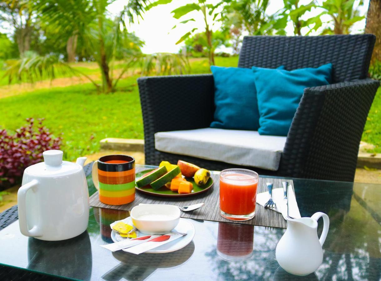 Omia Hotel Tangalle Exterior photo